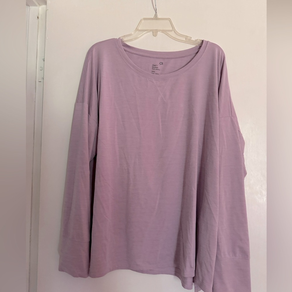 Long sleeve athletic Gap shirt
